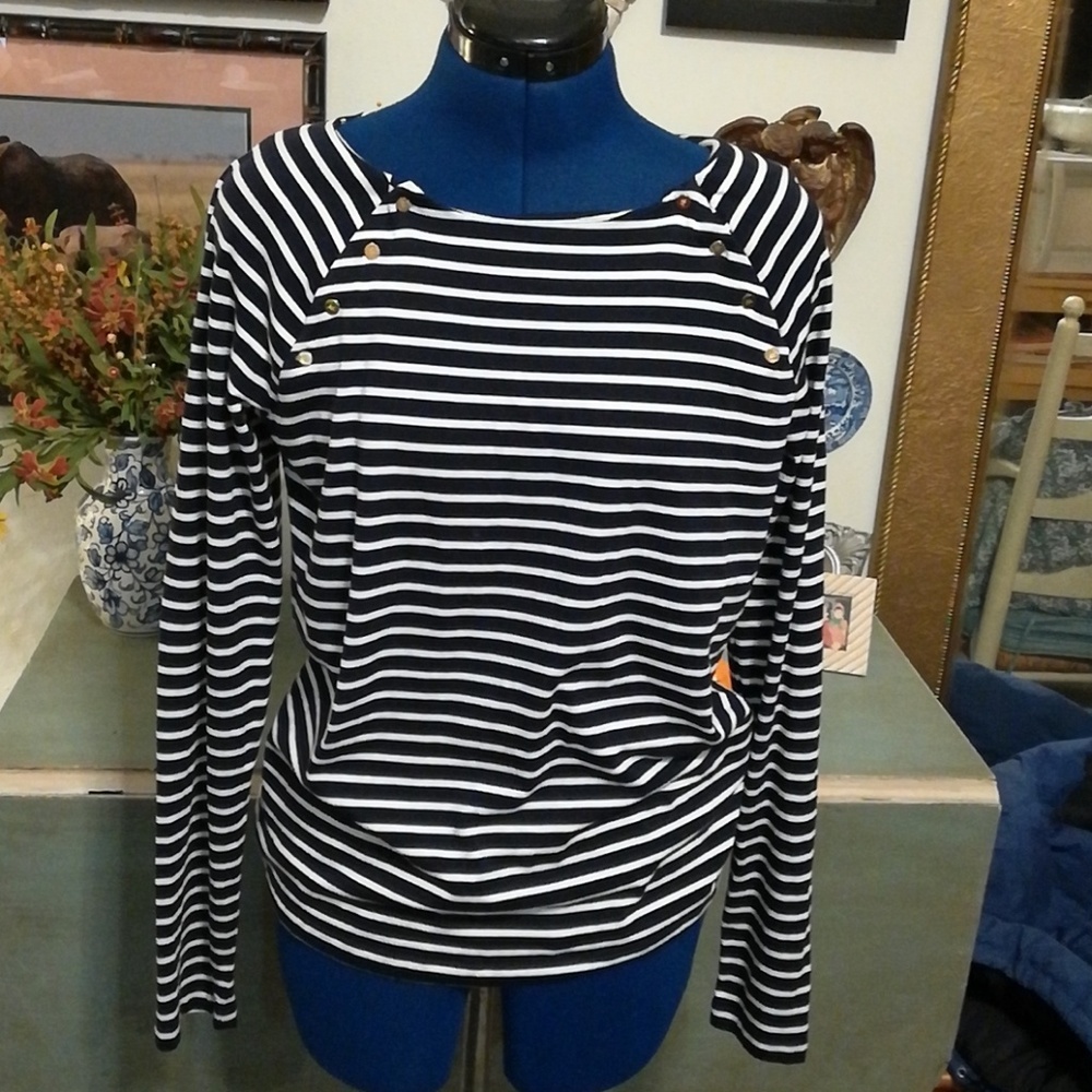 Ann Klein long sleeved shirt.